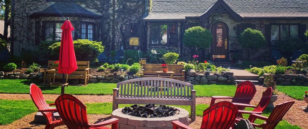 Garden bar in front of Ivy Manor
